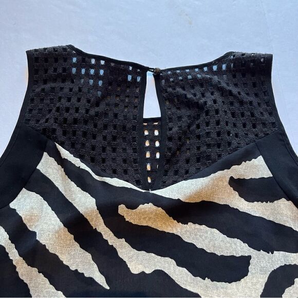 Cabi Women's Sleeveless Blouse Black and Cream Zebra Print Size Small - Picture 8 of 8